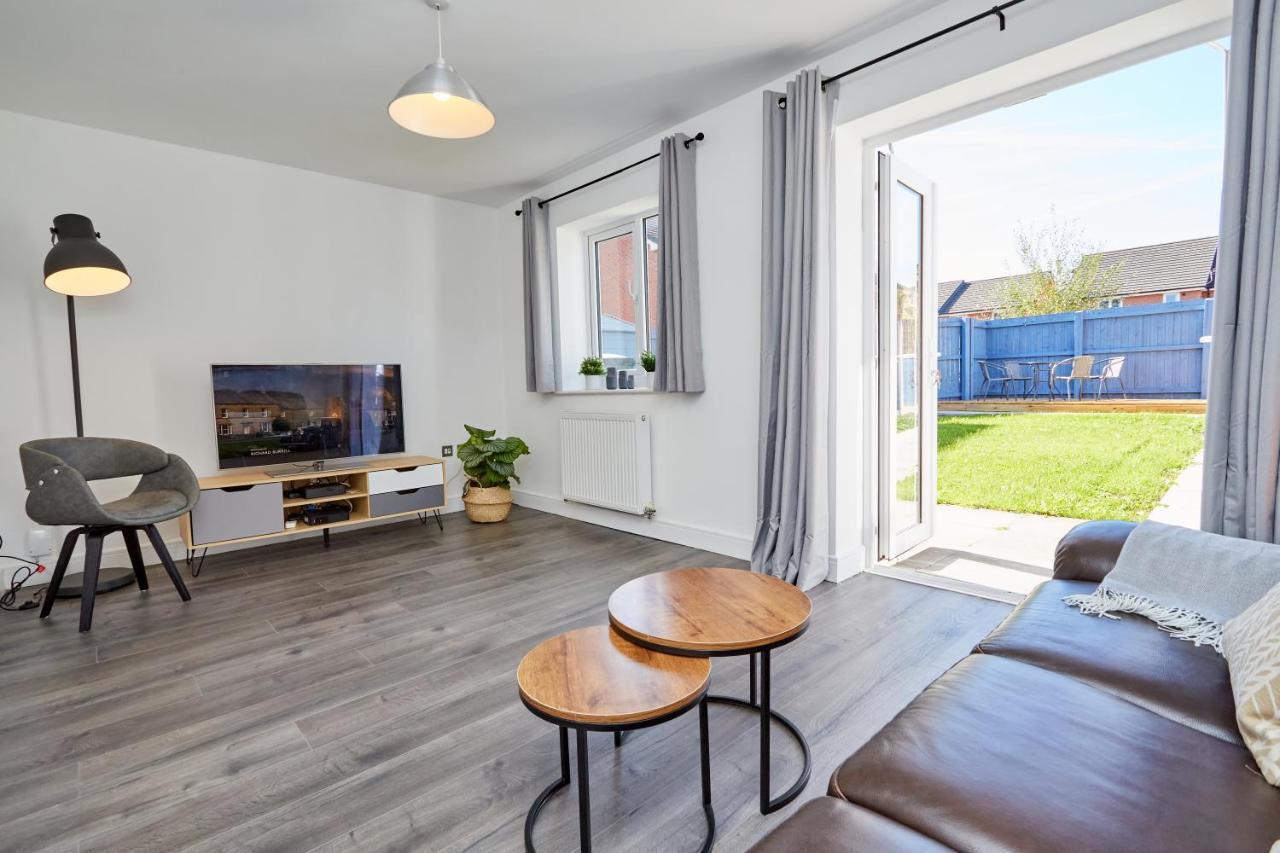 Cosy,Modern And Relaxing 3 Bedroom House With Parking Манчестер Экстерьер фото